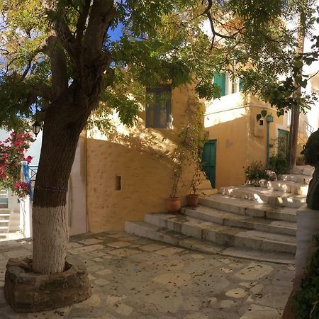 Traditional Medieval Stone House In "Ano Syros" 외부 사진