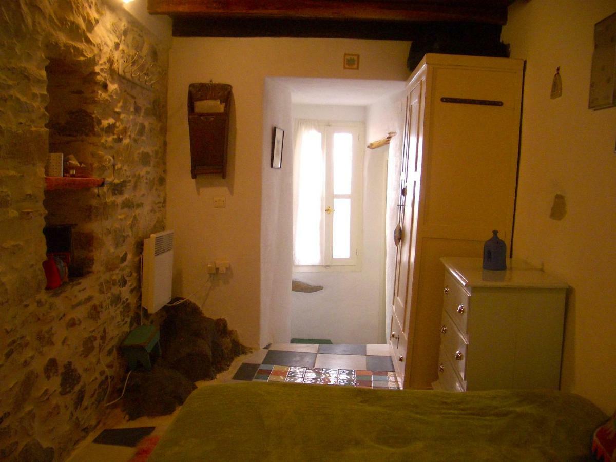 Traditional Medieval Stone House In "Ano Syros" 외부 사진