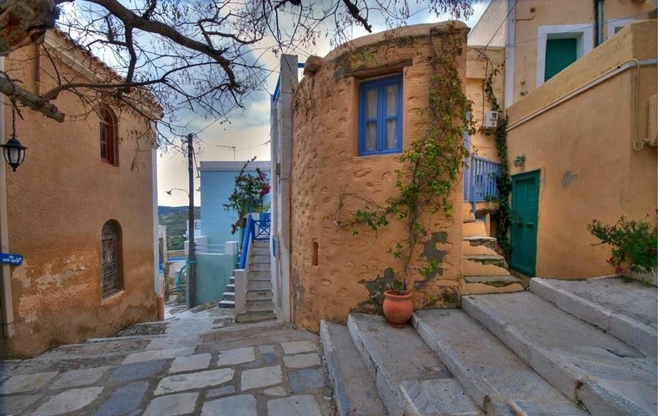 Traditional Medieval Stone House In "Ano Syros" 외부 사진