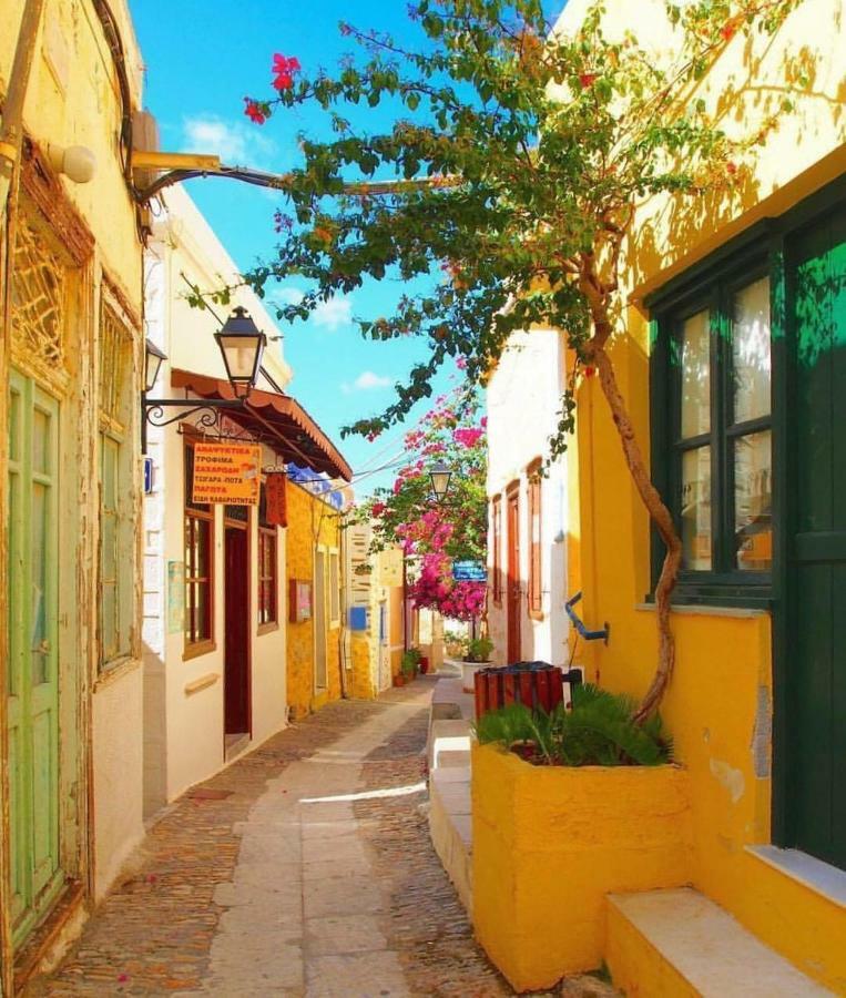 Traditional Medieval Stone House In "Ano Syros" 외부 사진