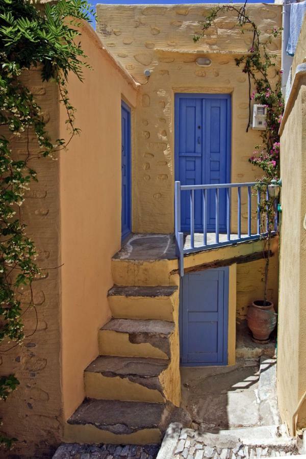 Traditional Medieval Stone House In "Ano Syros" 외부 사진